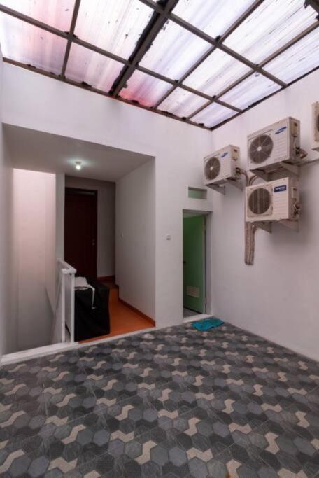 Spacious, White-Villa Belgareti @Kiara Condong Bandung Exterior foto