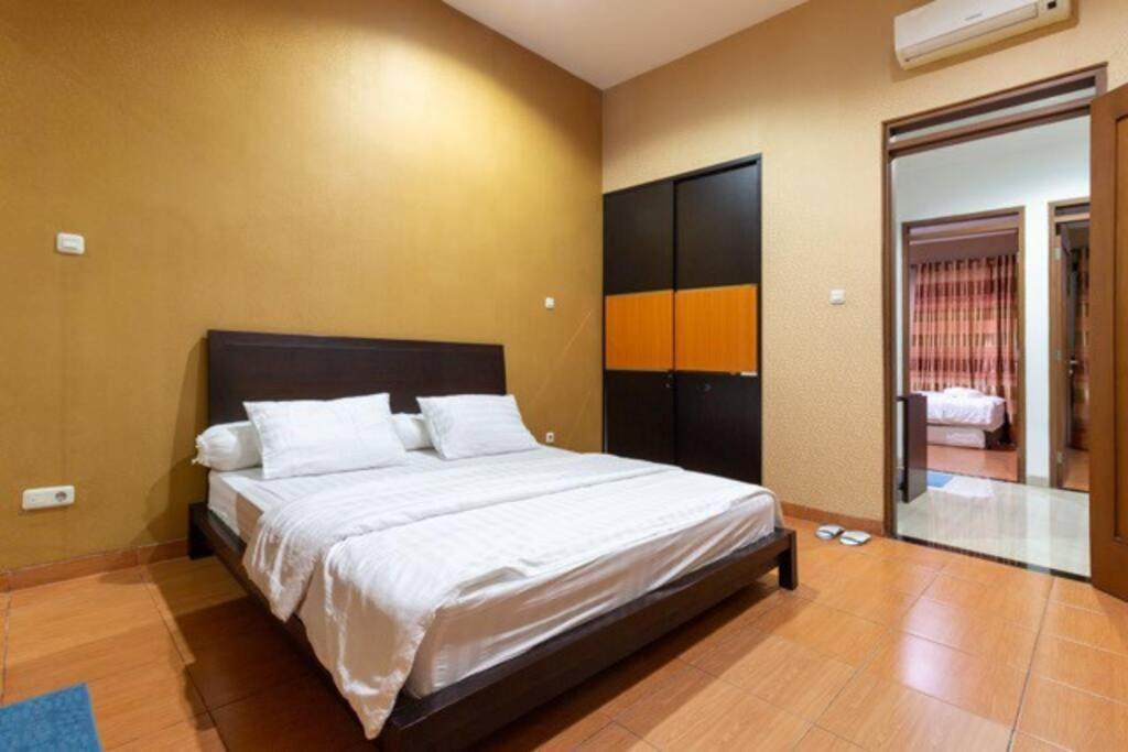 Spacious, White-Villa Belgareti @Kiara Condong Bandung Exterior foto
